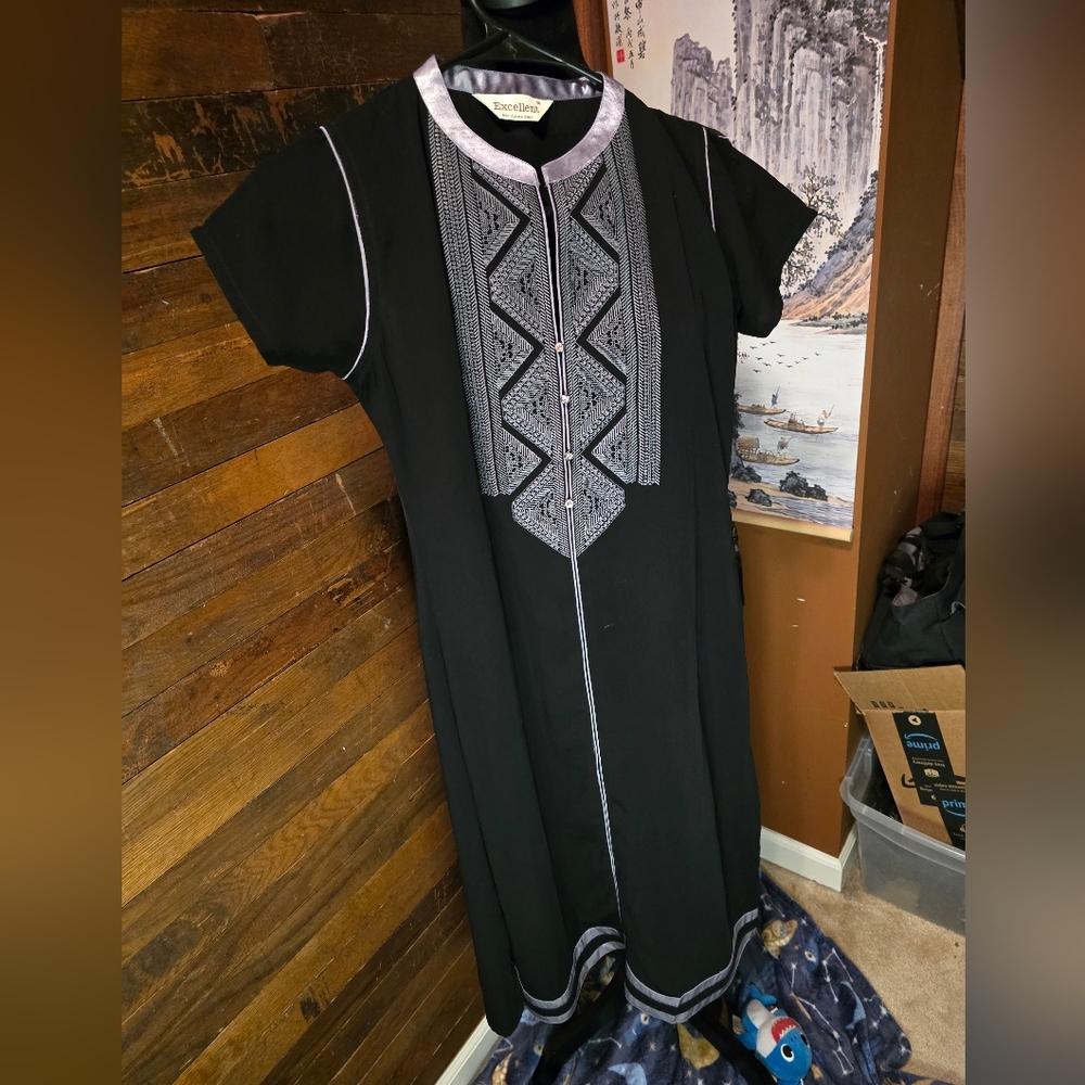 Excellent M Black Morrocan-like Dress w/ Silver Embroidered Detail